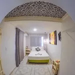 Wonderland Hostel By Gb Collection